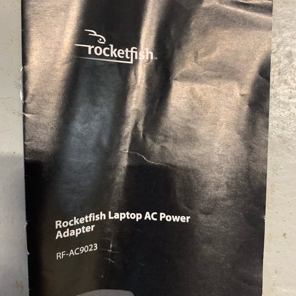 Rocketfish Universal Laptop Charger Kit, 90 Watts, RF AC9023, 8 Tips Complete - Picture 10 of 11